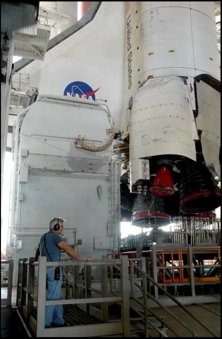 pre_launch_shuttle_036.jpg